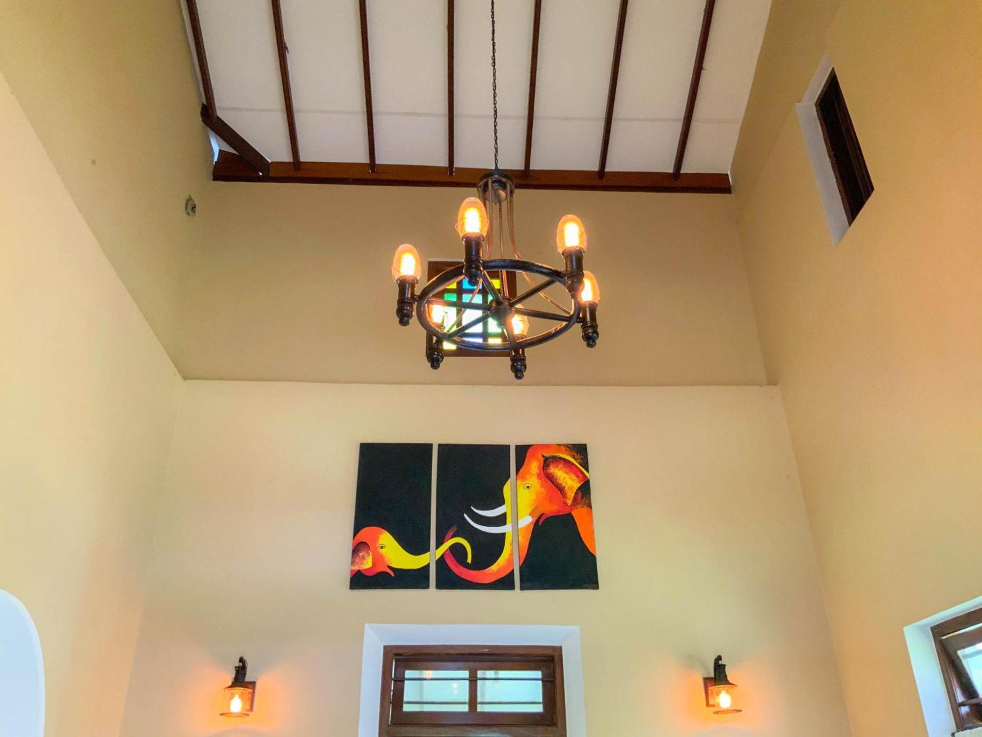 آهانغاما Headman House Antique Villa - A Seaside Royal Stay المظهر الخارجي الصورة